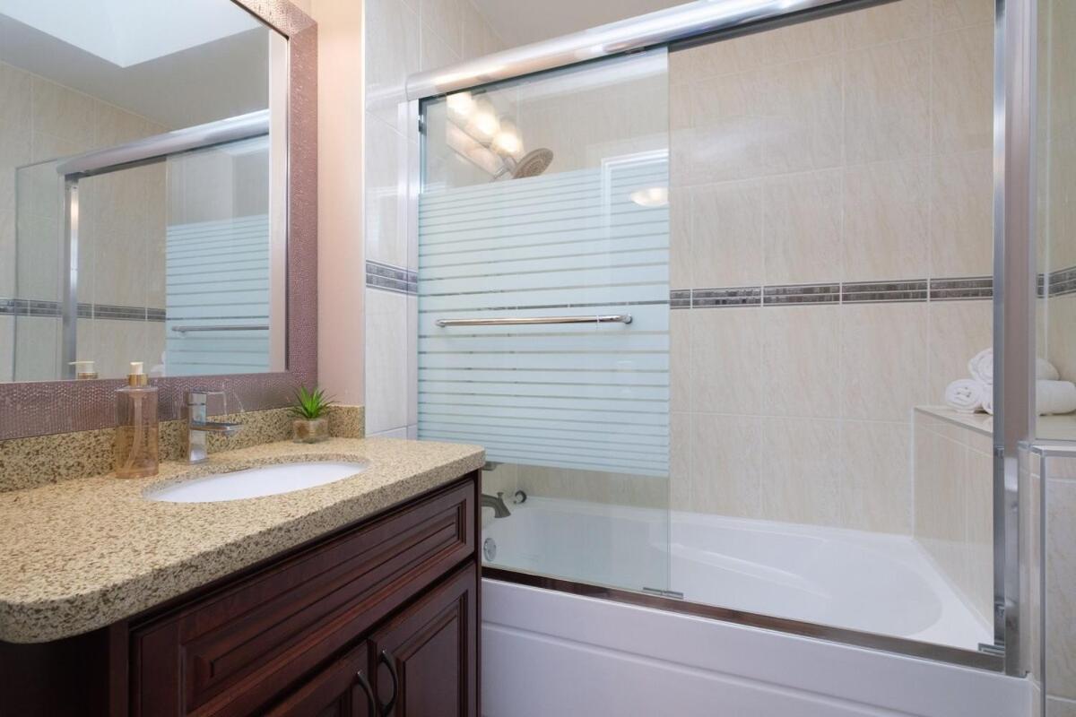 Spacious 4Br W Ensuites Mins To Downtown Yvr Ubc Vancouver Exterior foto